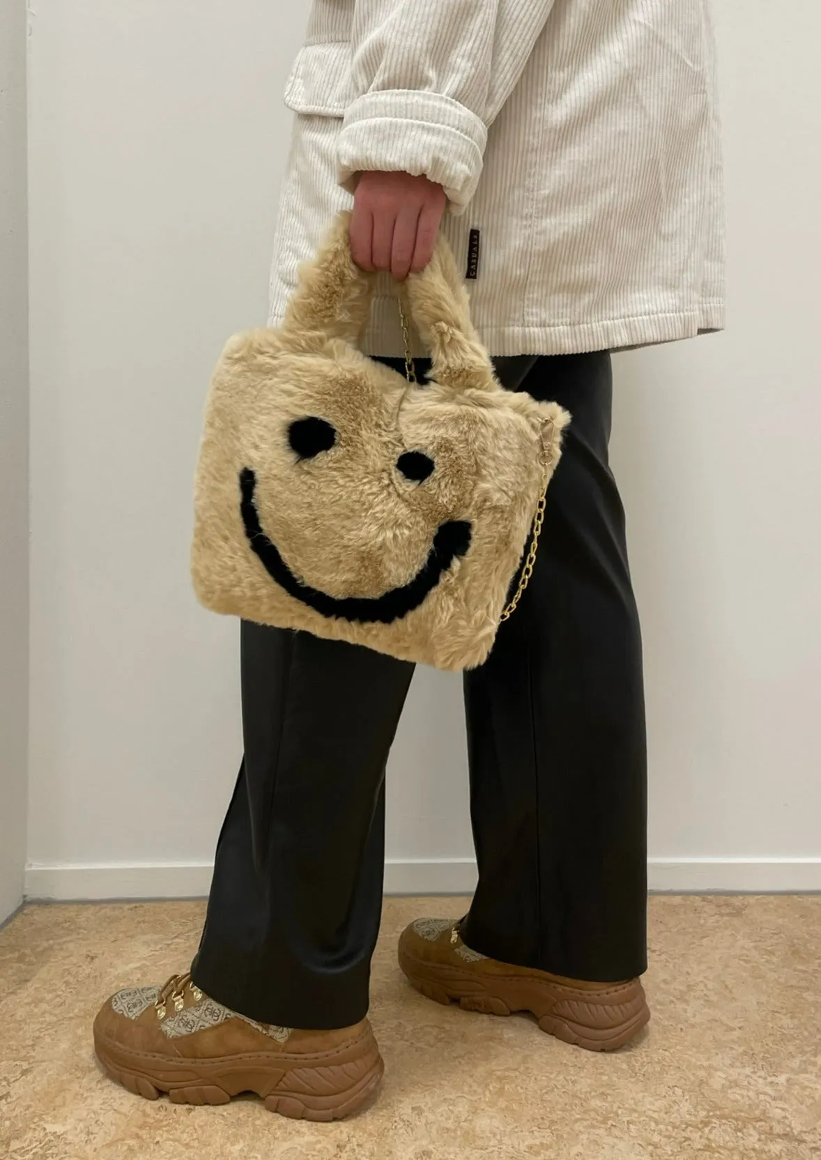 FLUFFY SMILEY BAG