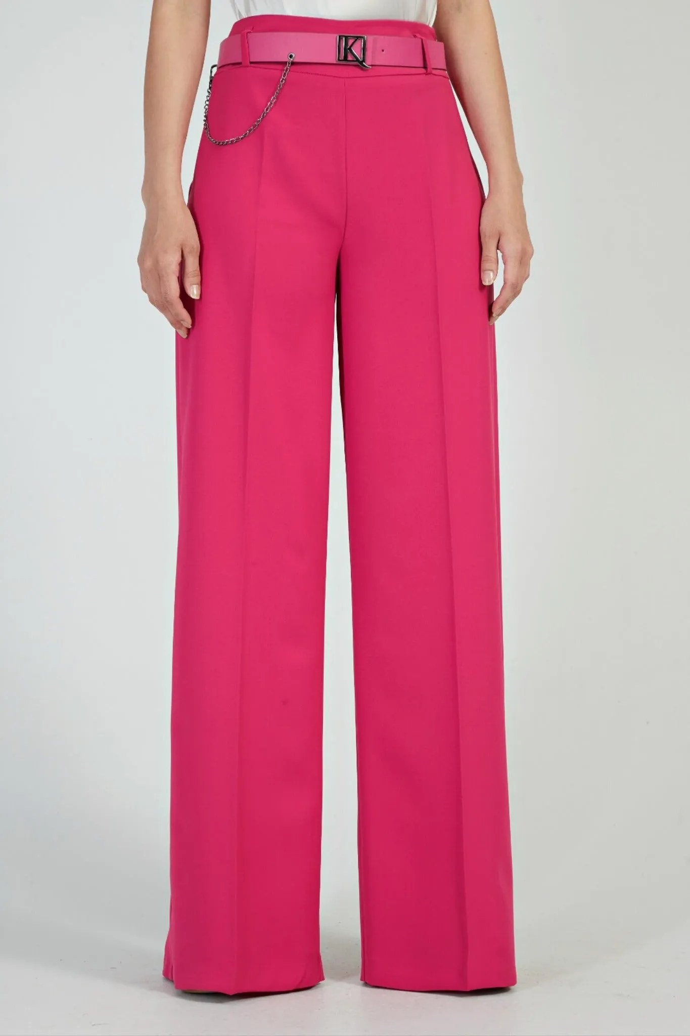 Pantaloni fucsia a gamba larga e vita accessoriata con cintura