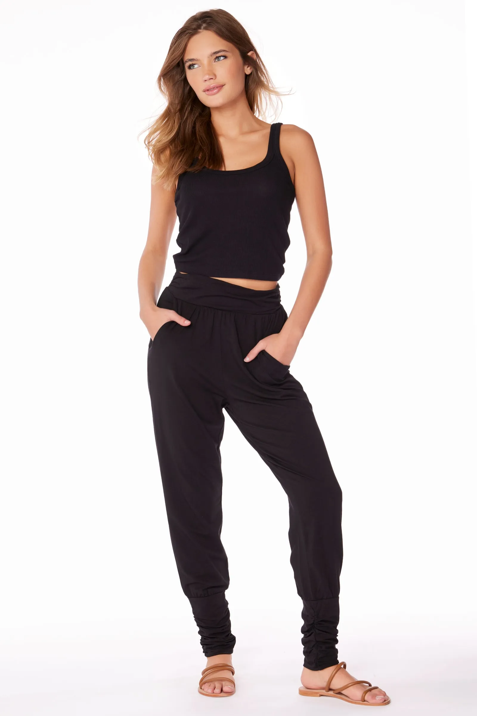 SHIRRED CUFF PANT